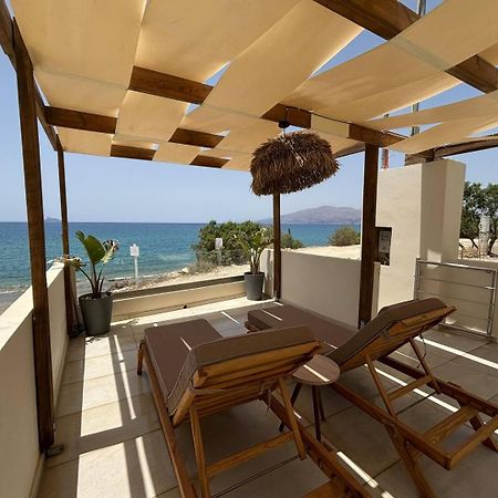 Stella & Eleni Suite With Shared Pool & Open View カラマキ エクステリア 写真