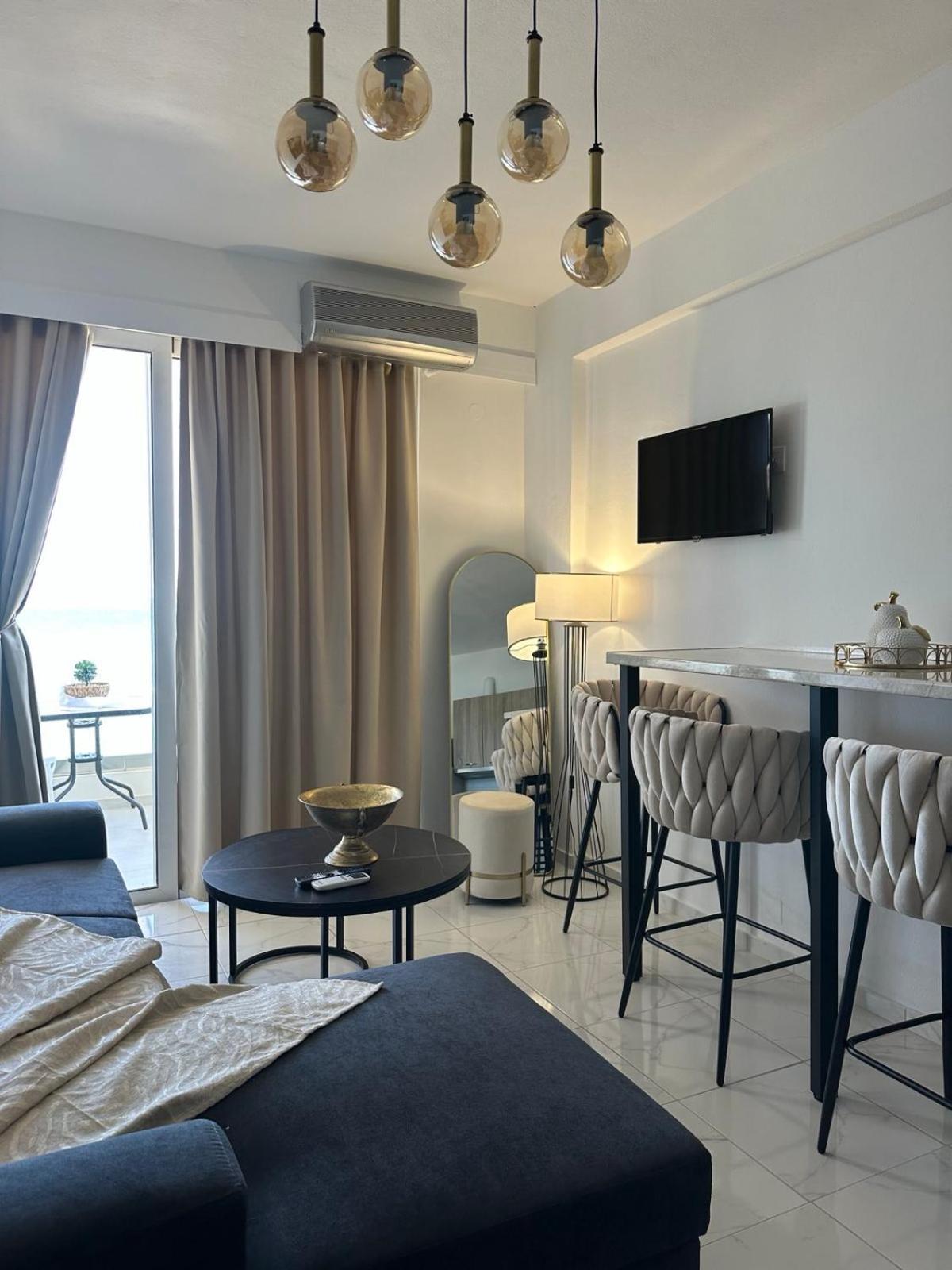 Stella & Eleni Suite With Shared Pool & Open View カラマキ エクステリア 写真