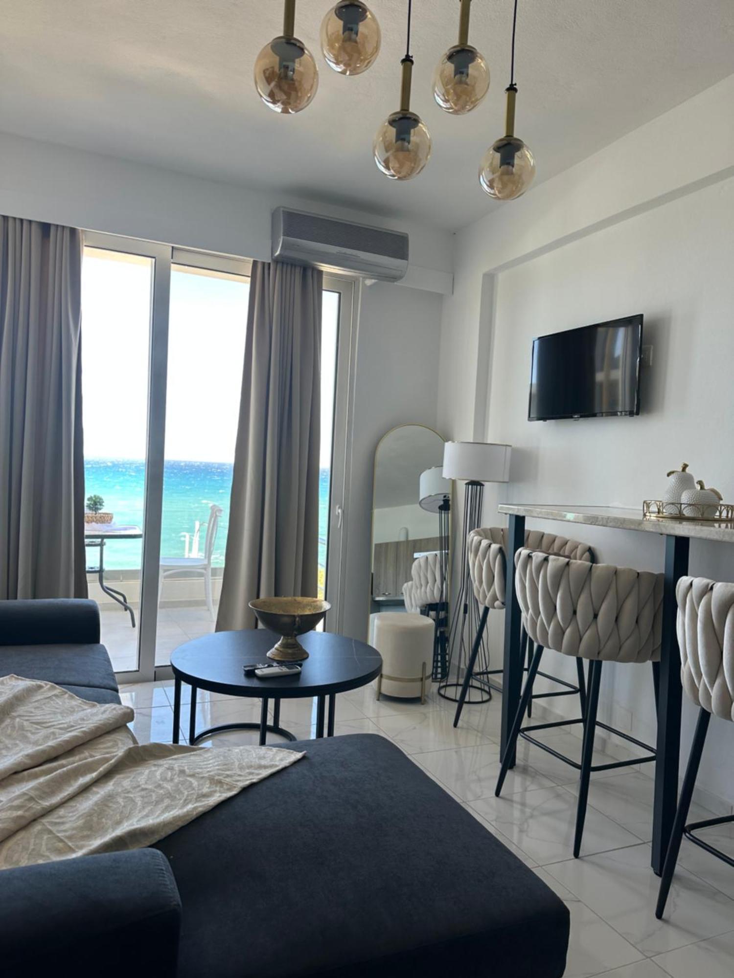 Stella & Eleni Suite With Shared Pool & Open View カラマキ エクステリア 写真